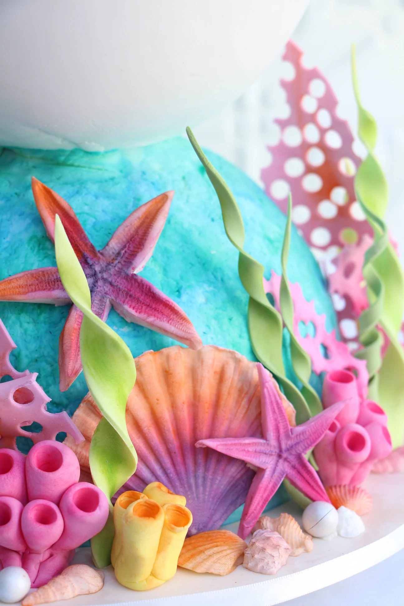 Cupcake decorating on stage
